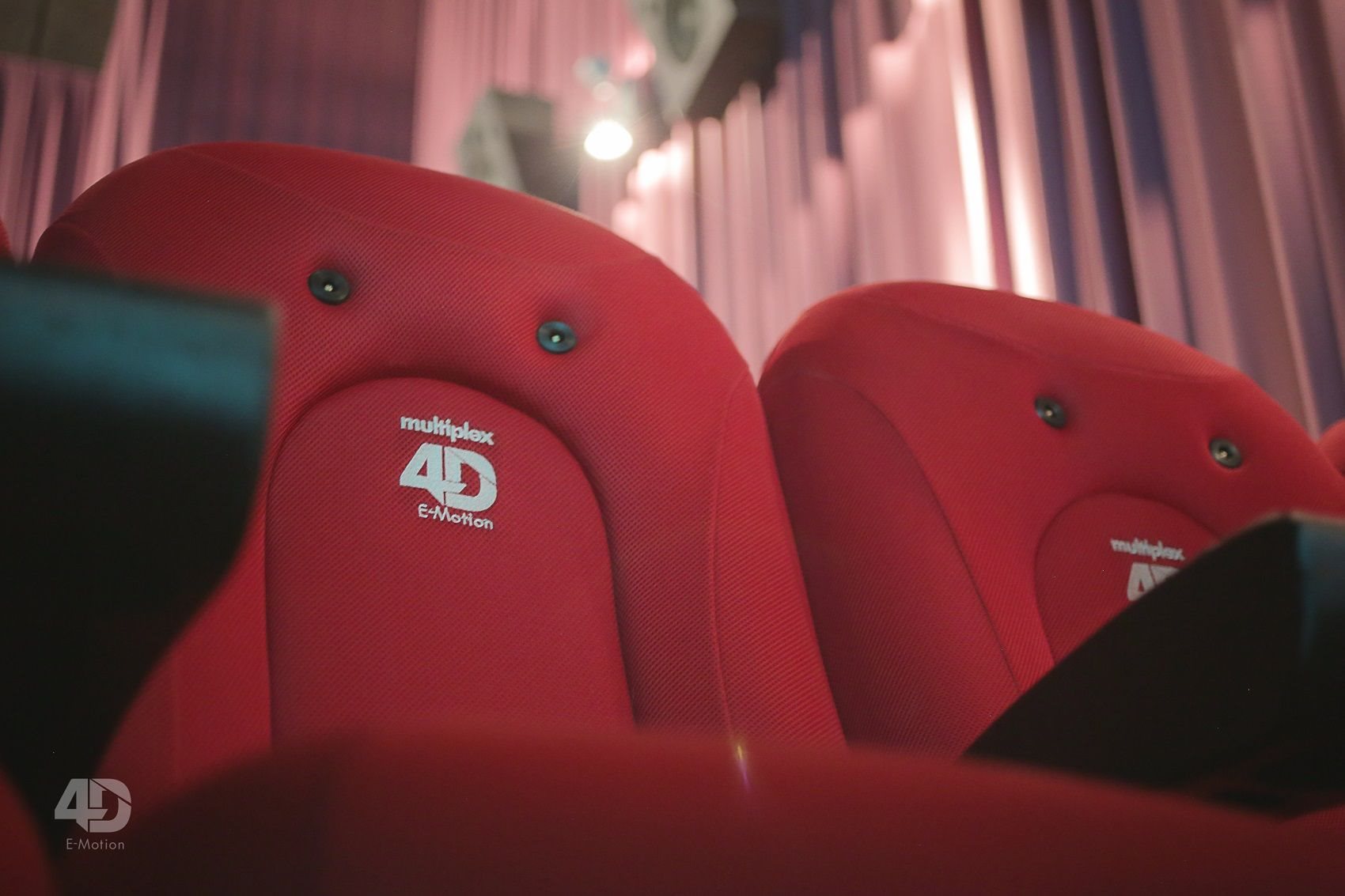Detalle de butacas 4D de Multiplex Canning