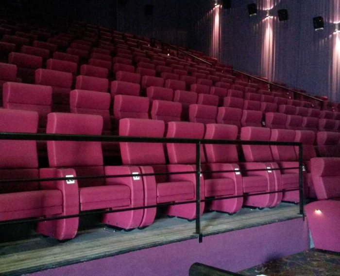 Pantalla de gran formato de la sala X-tremo de Multiplex