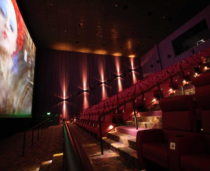 Sala X-tremo de Multiplex con pantalla de gran formato