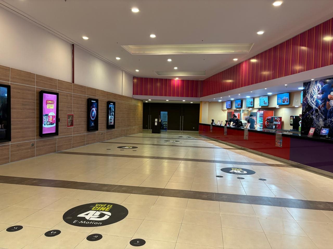 Vista interior de Multiplex San Juan